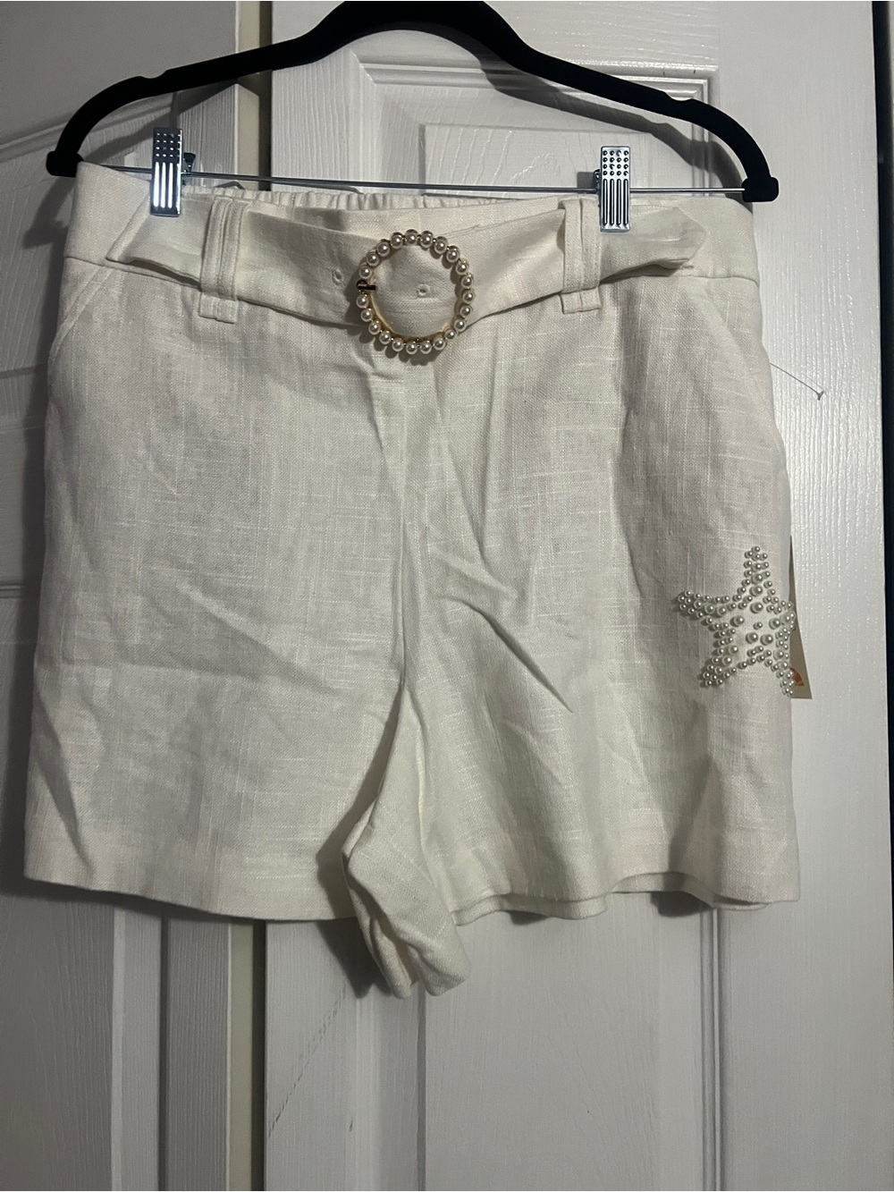 C&C California Cream High-Waist Linen Shorts with Pearl Buckle
